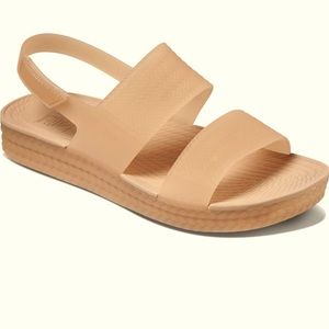 Tinted sand Reef slip on sandals. Size 7